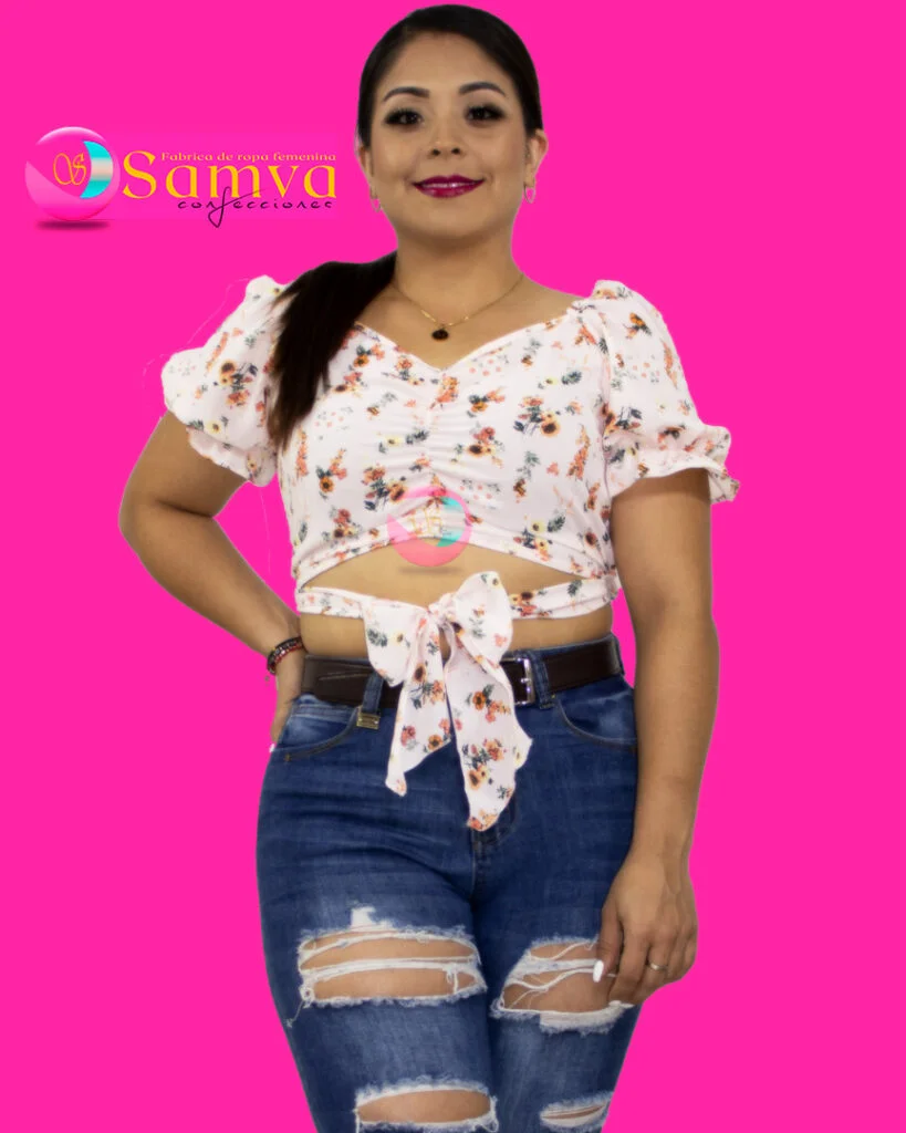 blusa con cintas y nudo